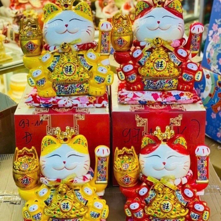 Mèo thần tài đỏ vàng phong thủy RỒNG VIỆT, chất liệu gốm sứ trang trí ban thần tài, phòng khách