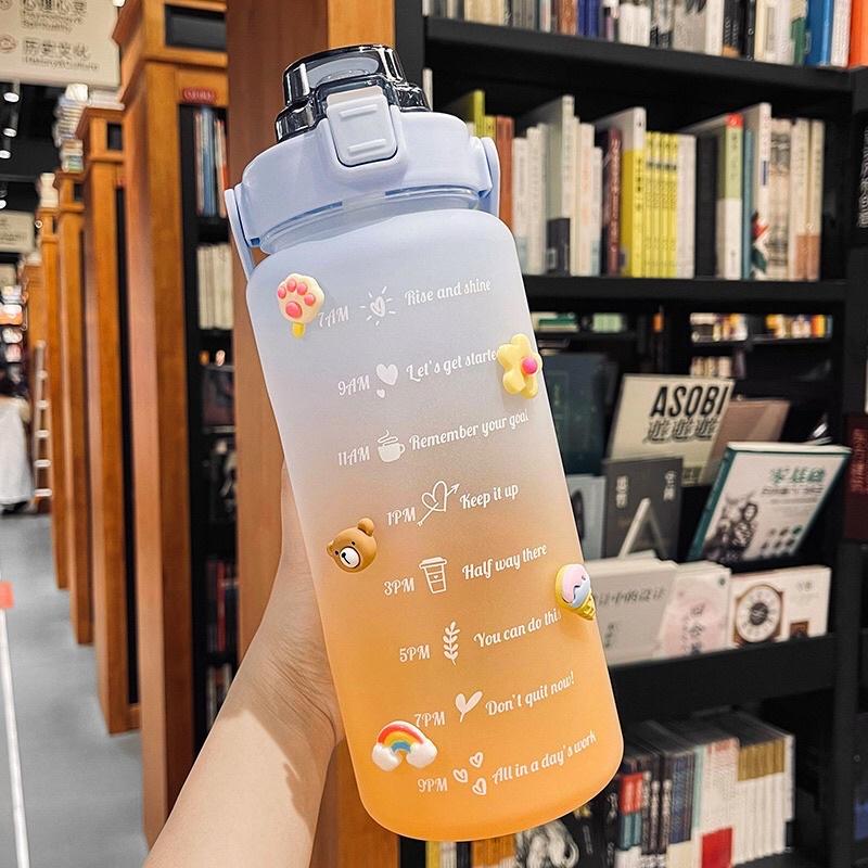 Bình Nước 2 Lít Có Vạch Kẻ Chia ML Cho Mỗi Ngày Kèm Ống Hút Tiện Lợi