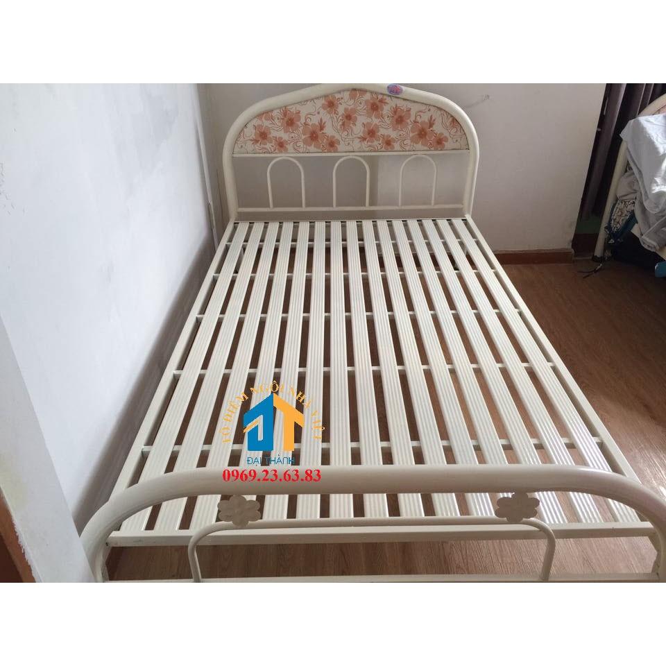 Giường sắt kích thước ngang 1M2 dài 2M – GS38 mẫu đơn giản, tiện dụng, dễ dàng tháo ráp di chuyển.