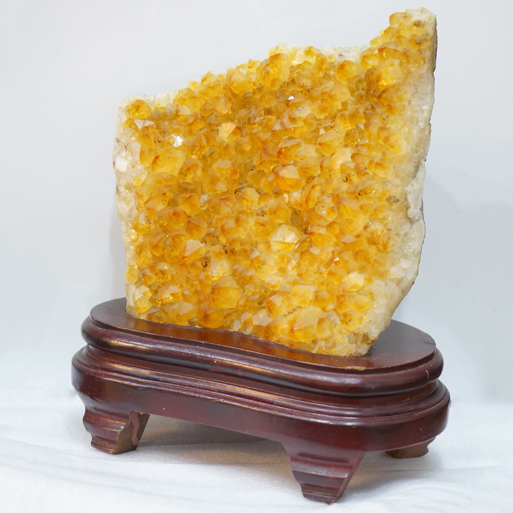 Khối Đá Thạch Anh Vàng Citrine Phong Thủy Đế Gỗ Tự Nhiên 32x22x8cm