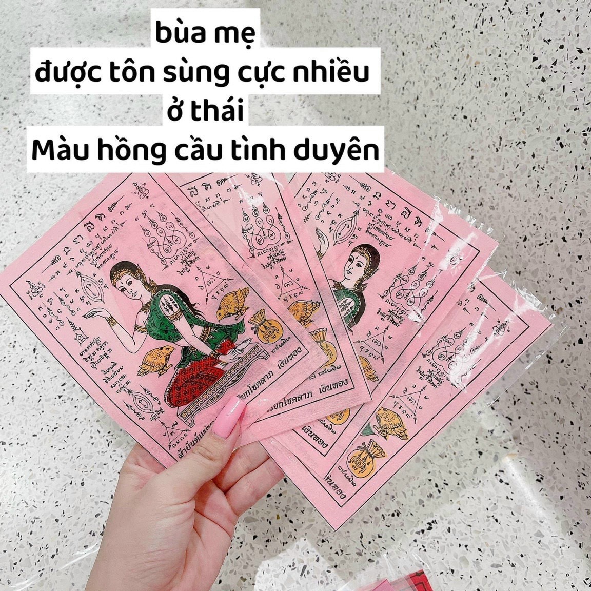 Lá Mẹ hồng hỗ trợ tình duyên