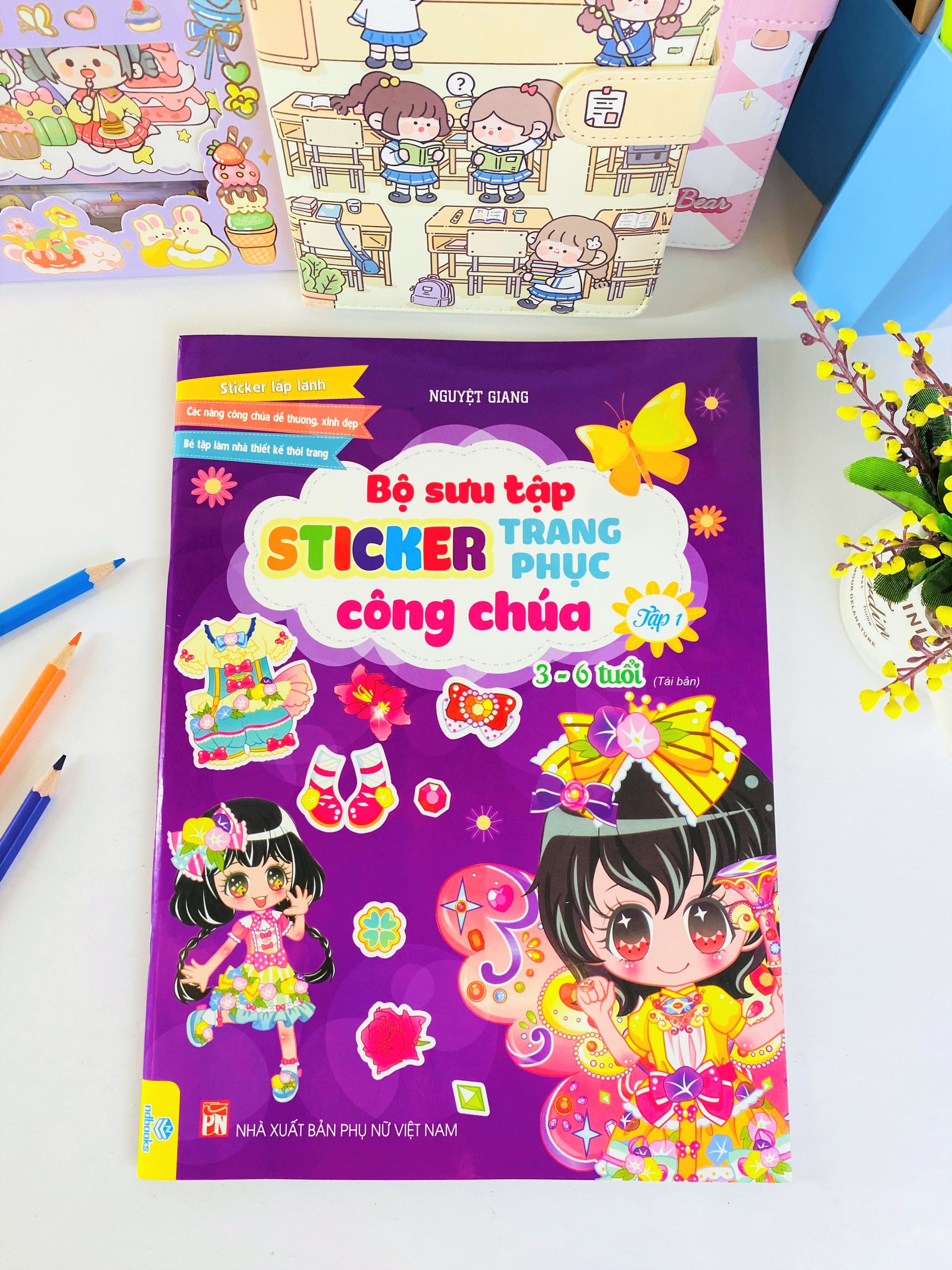 Sách - Combo 4 Cuốn Bộ Sưu Tập Sticker Trang Phục Công Chúa - Ndbooks