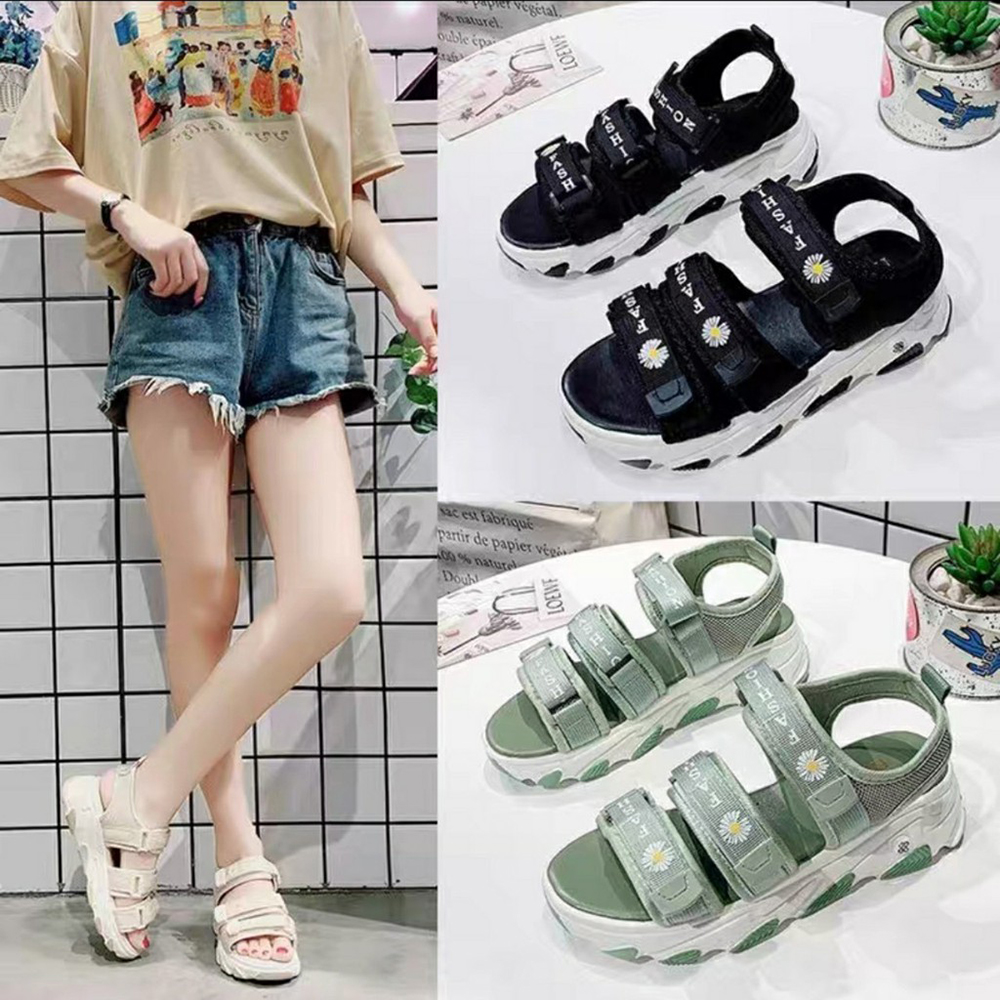 Dép Quai Hậu Nữ Đẹp,  Sandal 3 Quai Dán Ngang Họa Tiết Hoa Cúc Thời Trang Cao Cấp Ladiez Thoáng Khí Êm Chân Độn Đế 4 Phân Xinh Xắn .