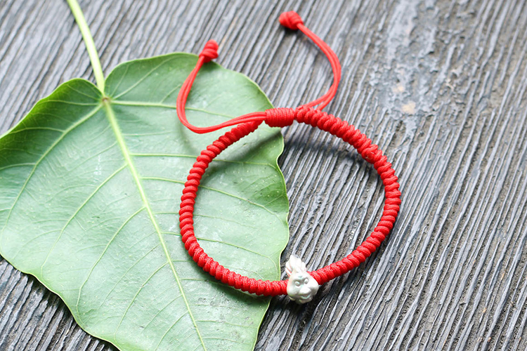 Vòng Tay Kết Dây Tuổi Dậu Ngọc Quý Gemstones