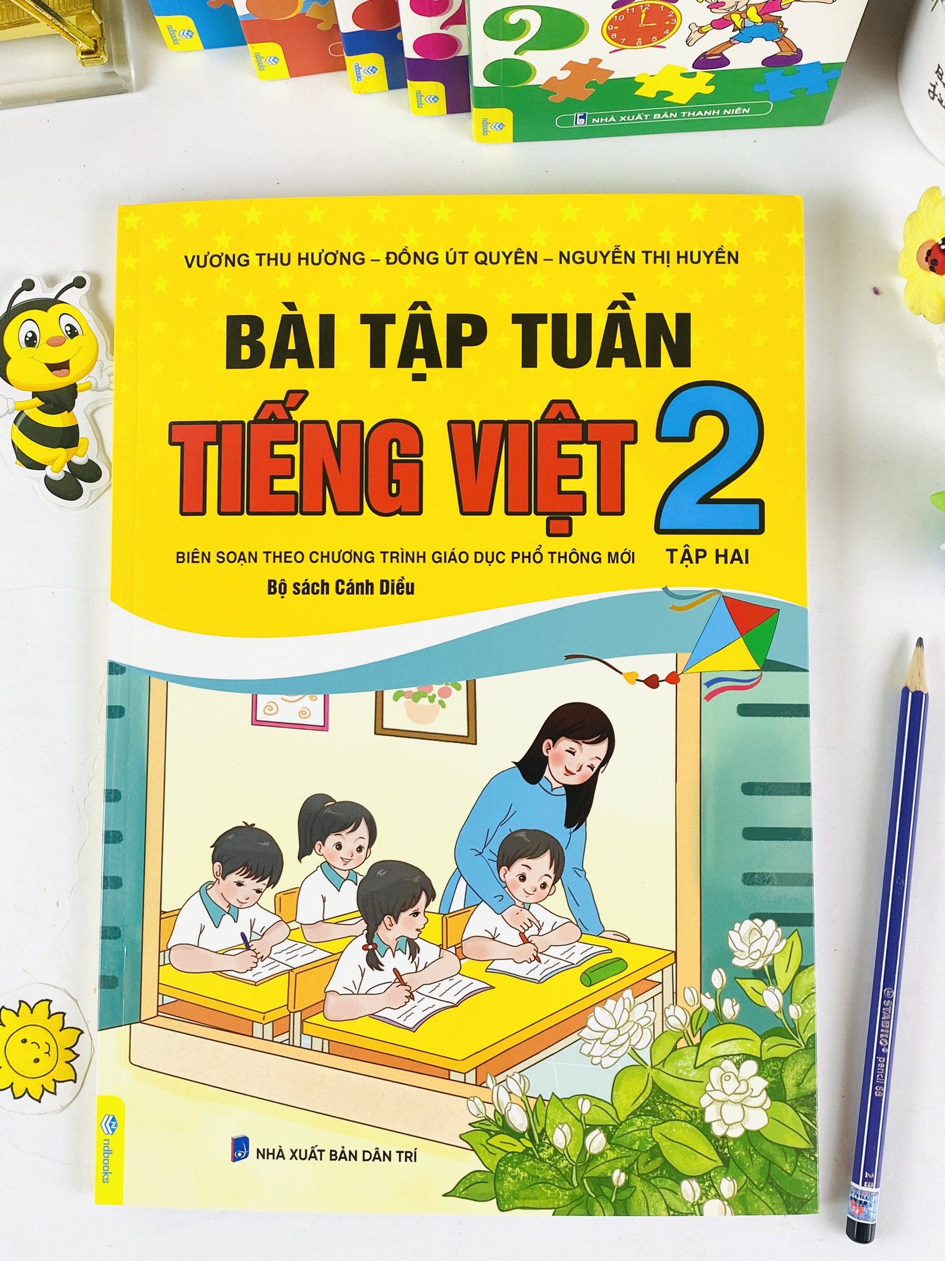 Sách - Bài Tập Tuần Tiếng Việt Lớp 2 - Biên Soạn Theo Chương Trình GDPT Mới - Cánh Diều - ndbooks
