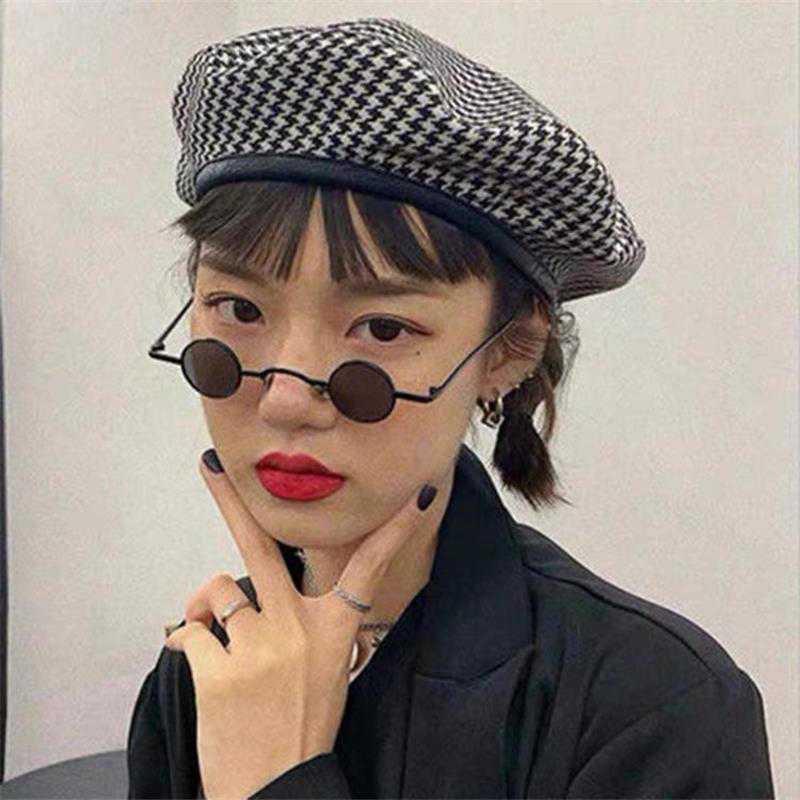 Kính thầy bói mắt tròn tí hon nhìn hài hước vcl hahaha