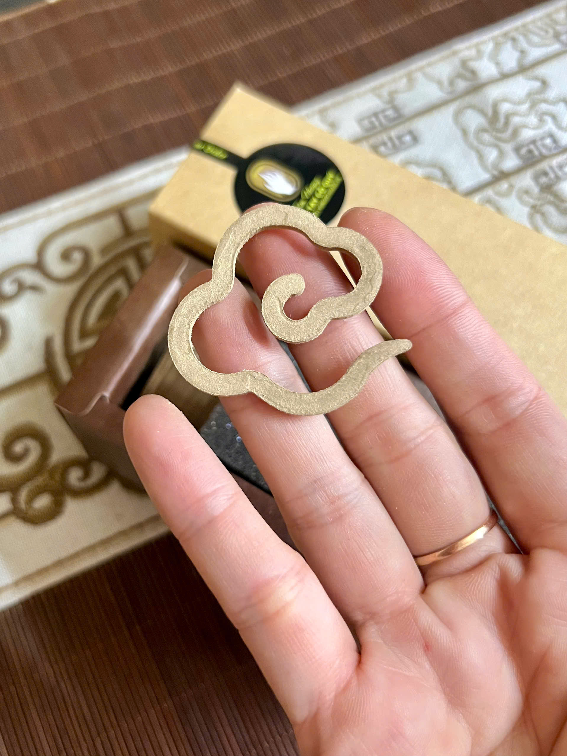 Nhang trầm cao cấp VÂN MÂY dùng để tiếp khách, tự thưởng thức, thiền trà, trà đạo