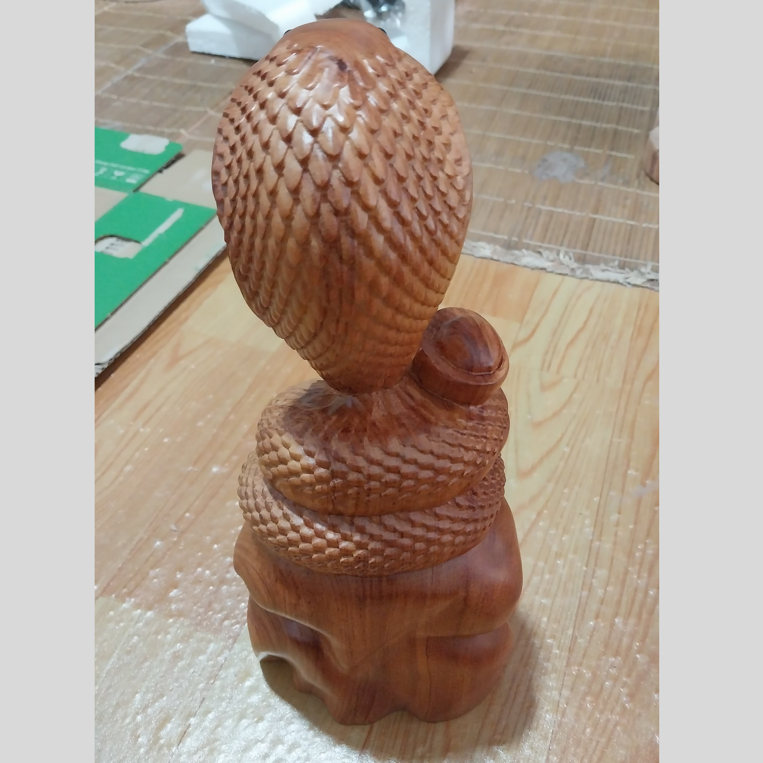 Tượng rắn phong thủy bằng gỗ hương KT 30 X 13 X10 CM