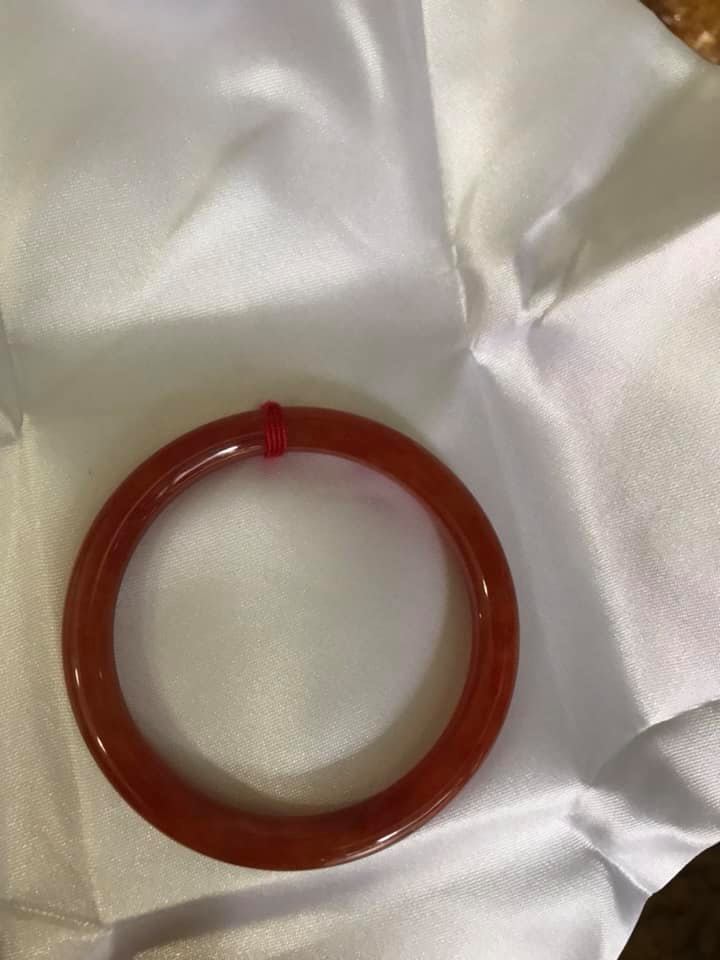 VÒNG TAY ĐÁ CẨM THẠCH MÀU CAM ĐỎ ĐẸP NI VÒNG 54 NỮ 50 KG TỚI 60 KG ĐEO MỆNH HỎA THỔ