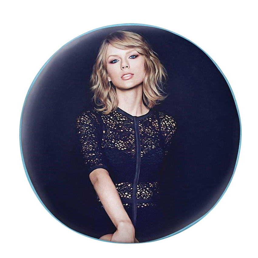 Gối Ôm Tròn Taylor Swift Đầm Đen - GOZUP010