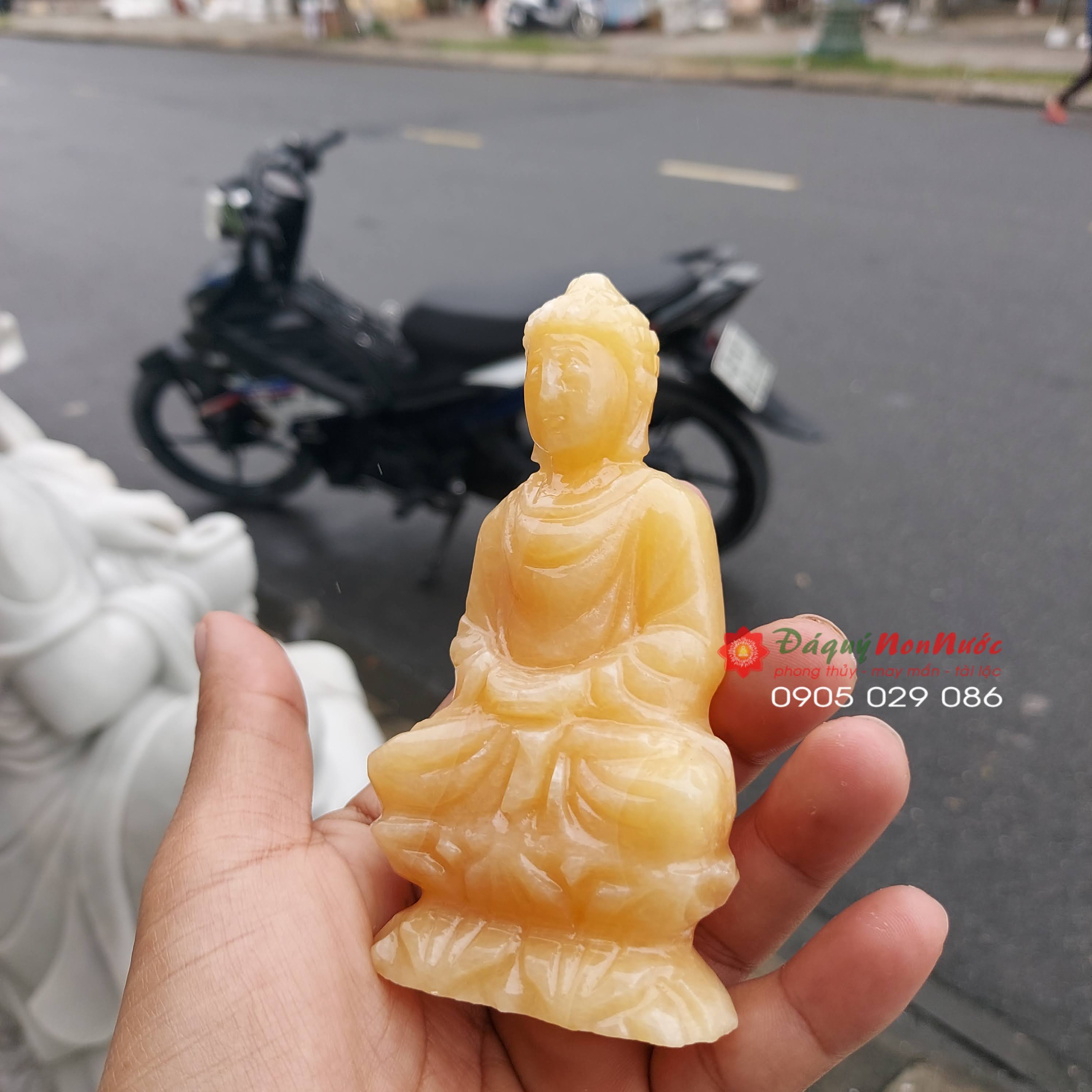 Tượng Phật Thích ca đá ngọc hoàng long 10cm - đá Non Nước
