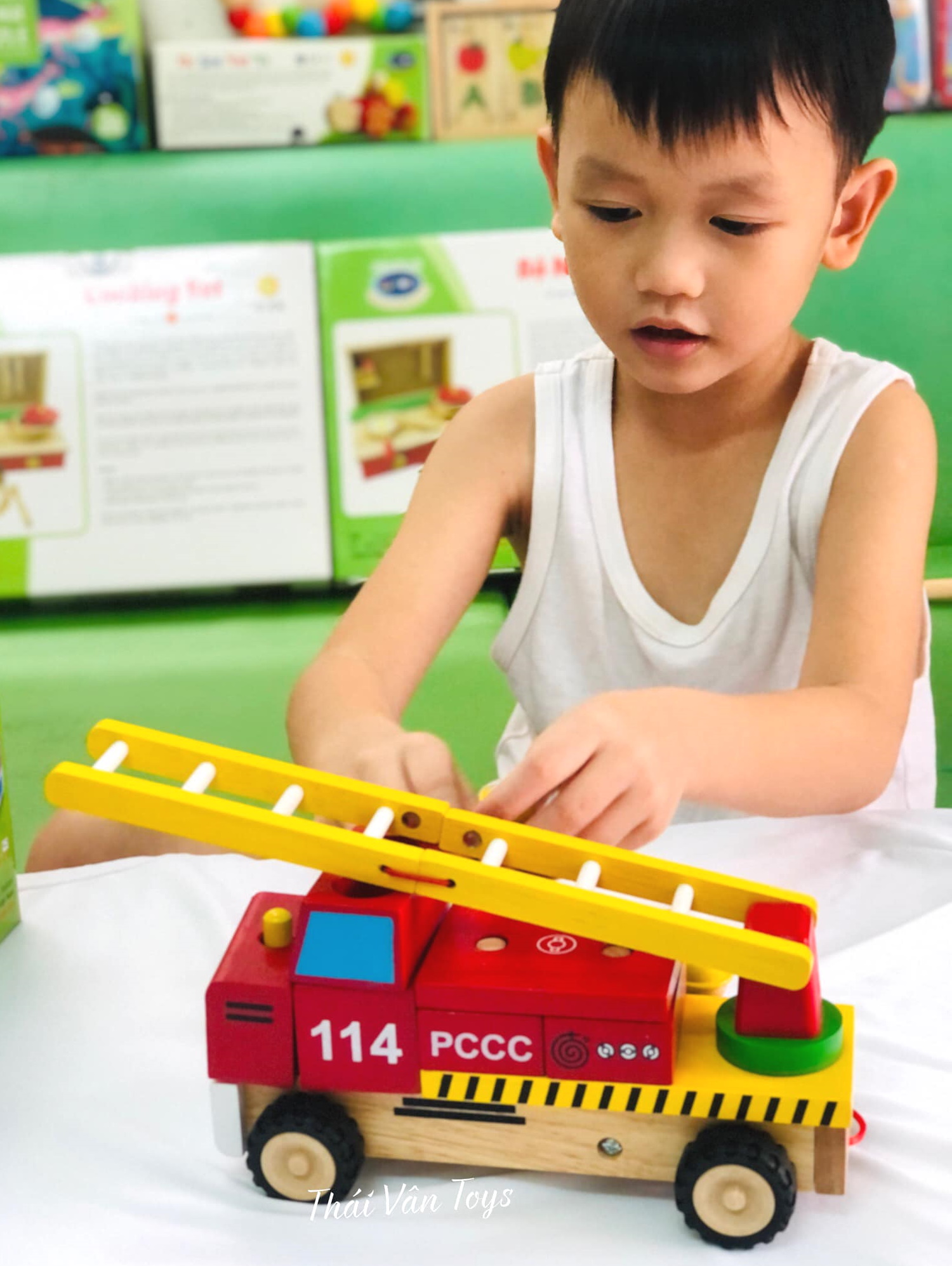Đồ chơi gỗ Winwintoys - Xe thang lắp ráp