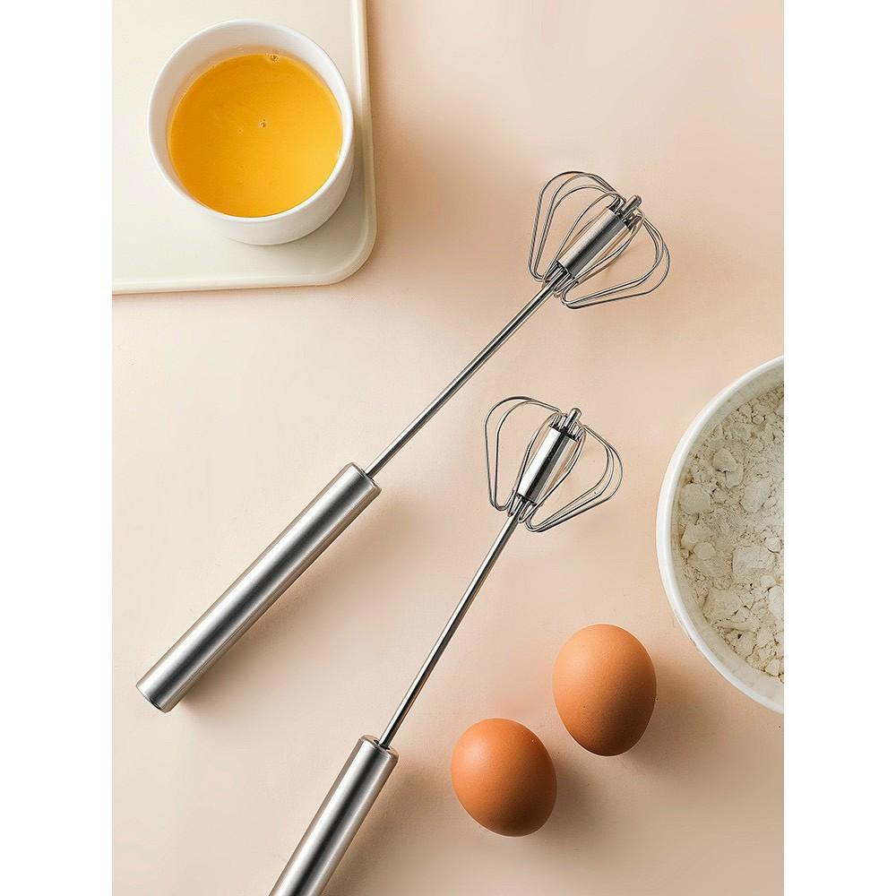 Cây đánh trứng bằng inox có lò xo tự xoay