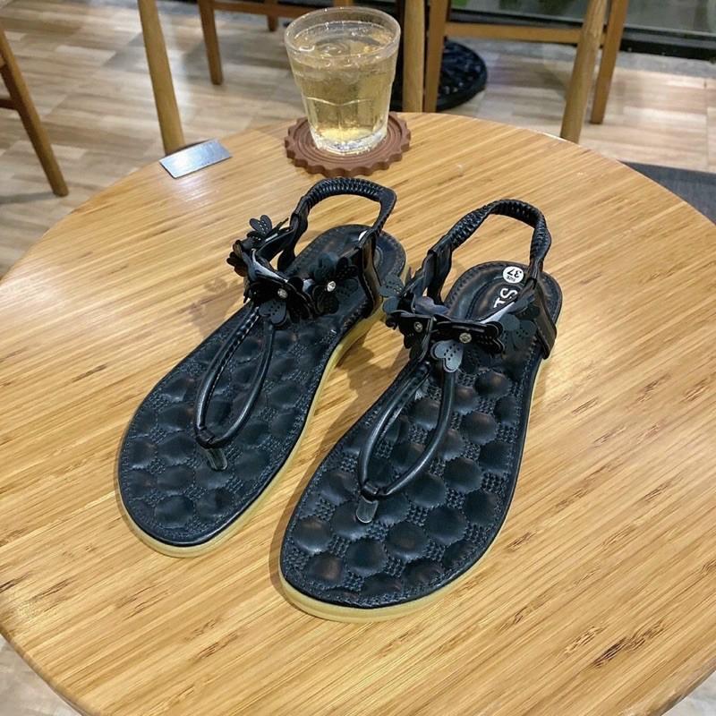 Sandal kẹp quai T hoa nhí lót thêu êm gót 2cm