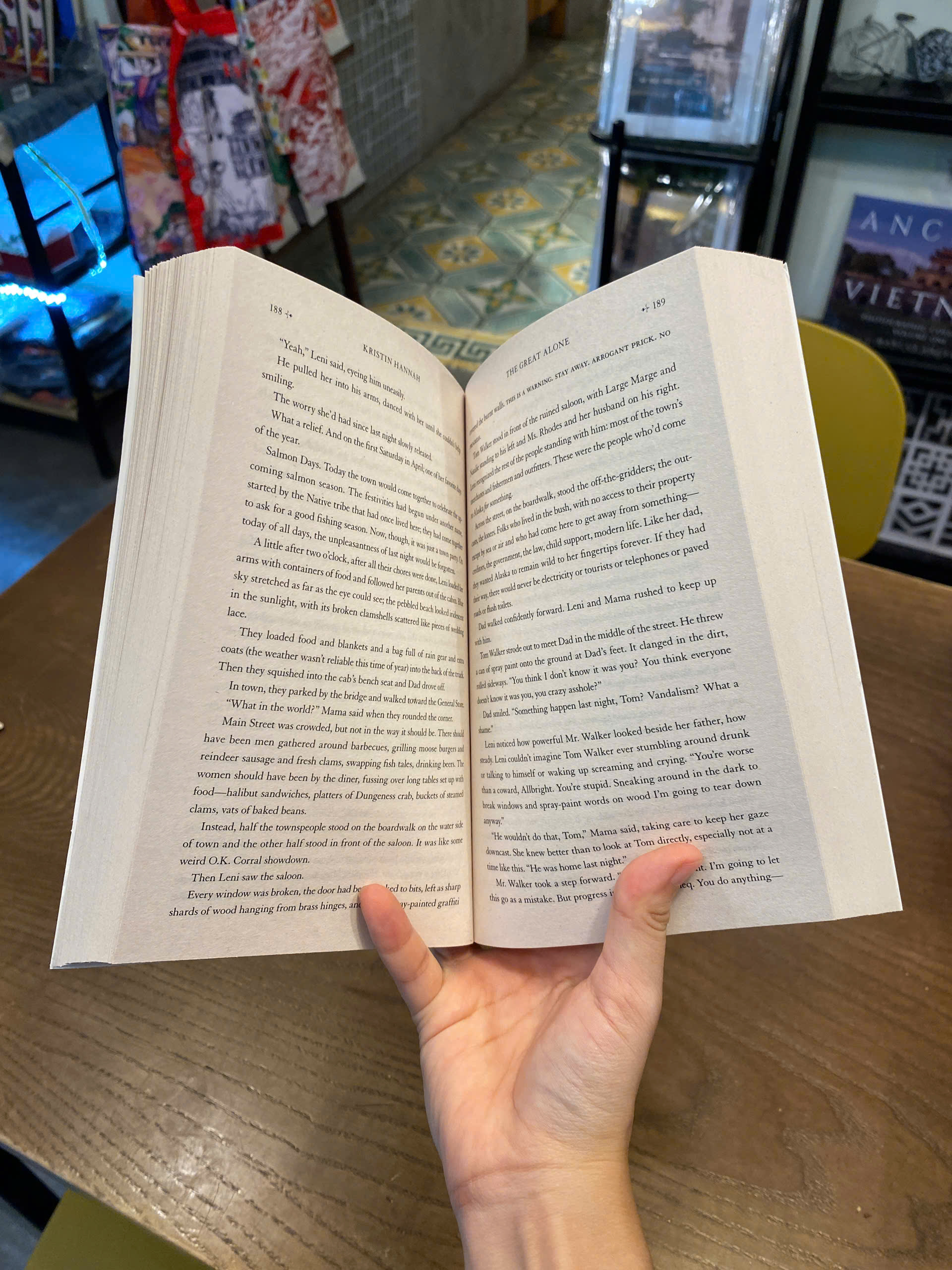 Sách - The Great Alone (International Bestseller) by Kristin Hannah | English Book - Sách Ngoại Văn