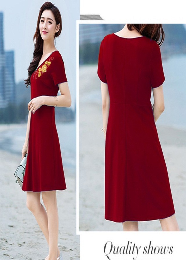 Đầm đỏ thêu 3D hoa hồng ánh kim cao cấp