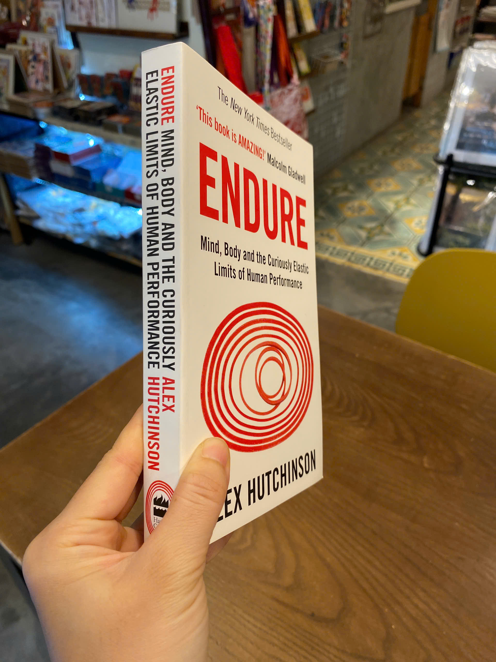 Sách - Endure: Mind, Body and the Curiously Elastic Limits of Human Performance by Alex Hutchinson