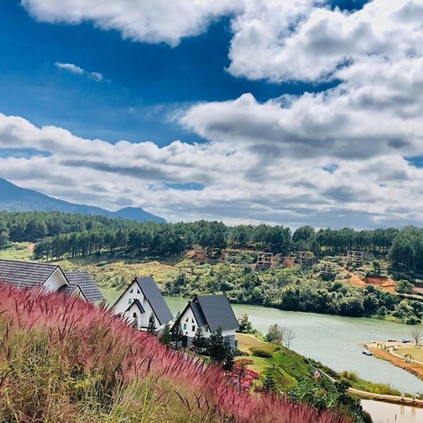 Đà Lạt Wonder Resort 4* - Buffet Sáng, Hồ Bơi Vô Cực, Xe Đưa Đón Trung Tâm, Miễn Phí Tham Quan Vườn Dâu, Vườn Rau, Khách Sạn Bên Hồ Tuyền Lâm Cực Đẹp