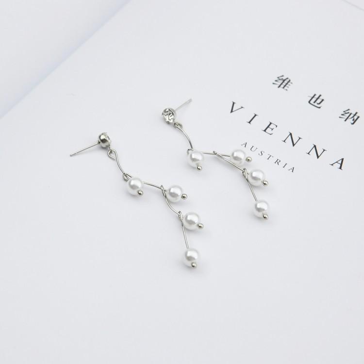 Khuyên tai chuỗi ngọc lượn sóng