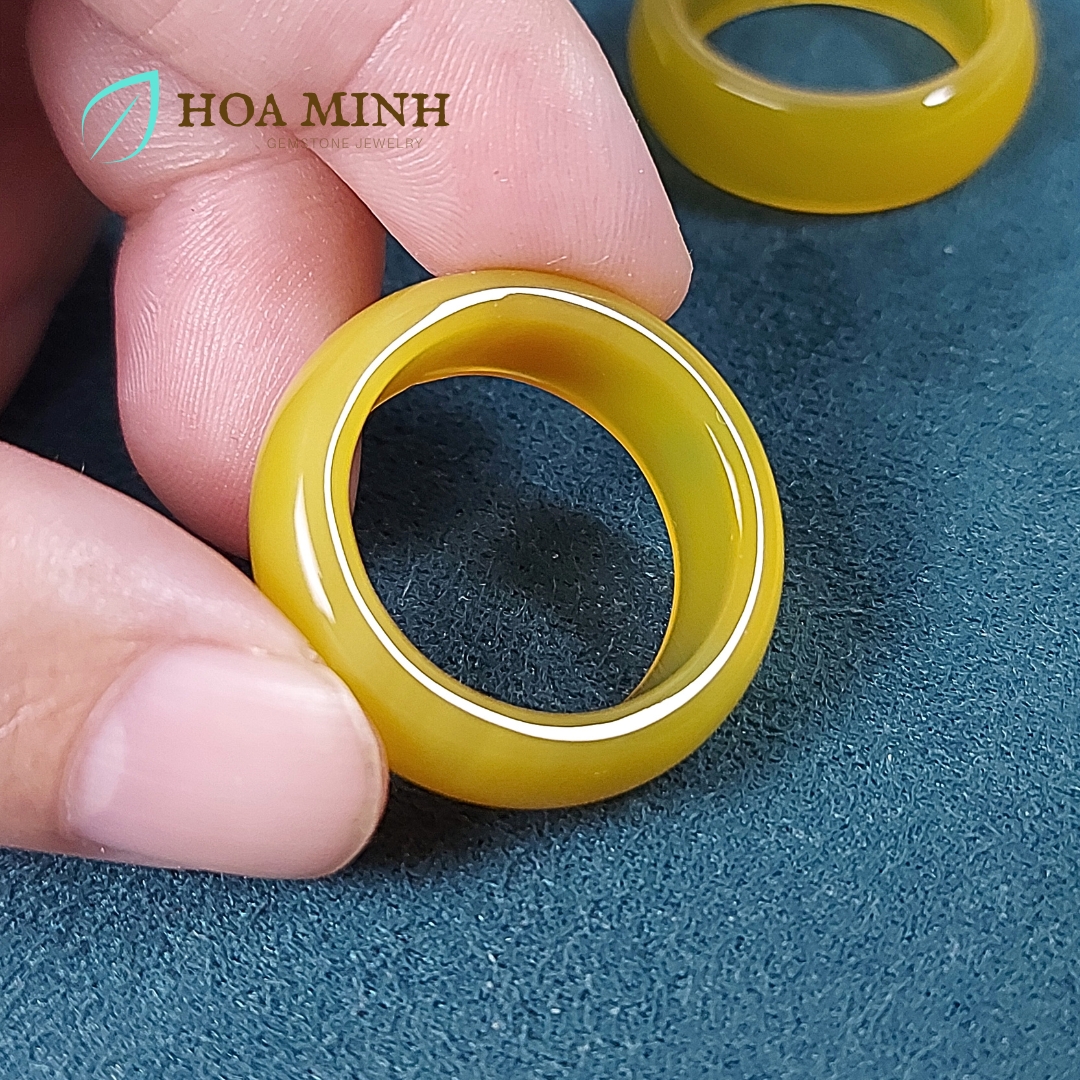 Nhẫn đá Mã Não vàng size lớn đường kính 19mm dày nhẫn 8.3 li phong cách nhẫn nam đĩnh đạc