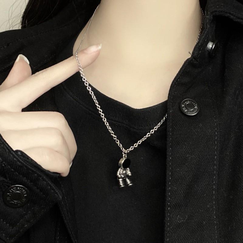 Vòng cổ Mặt Hình Phi Hành Gia Cho Cặp Đôi