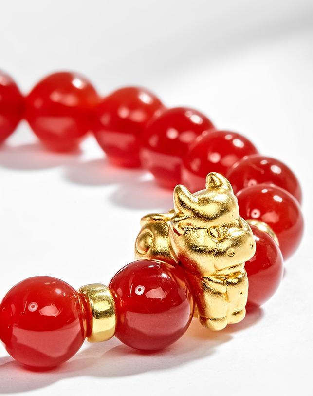 Vòng Tay Đá Mã Não Đỏ Charm Tuổi Sửu Bạc Mạ Vàng 24K Ngọc Quý Gemstones