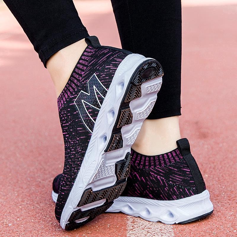 Giày Thể Thao Nữ Màu Đen