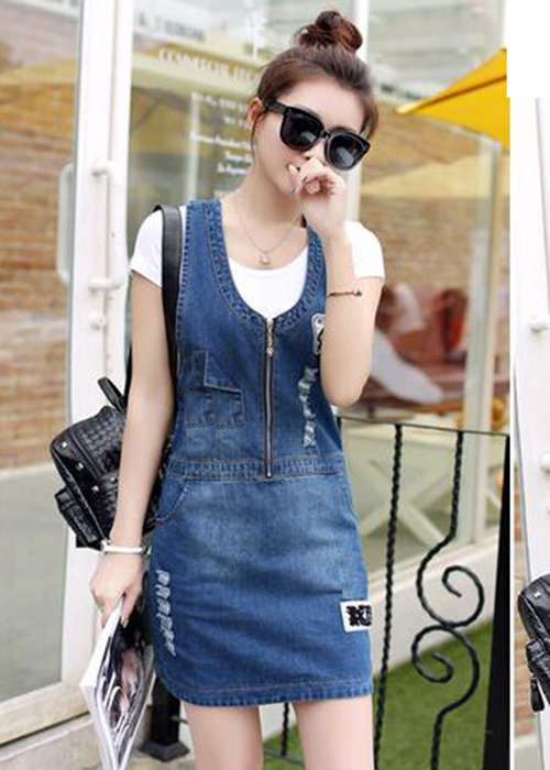 Đầm Yếm Jean Nữ Wash Cào Xẻ Lai Thêu Logo
