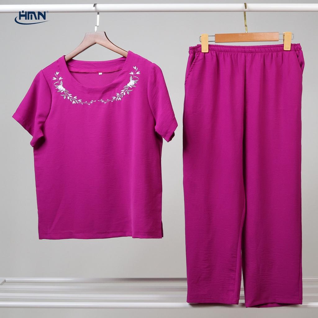 Set đồ bộ trung niên nữ áo thun tay ngắn thêu hoa cổ và quần dài vải đũi linen mềm mịn - HMN Fashion