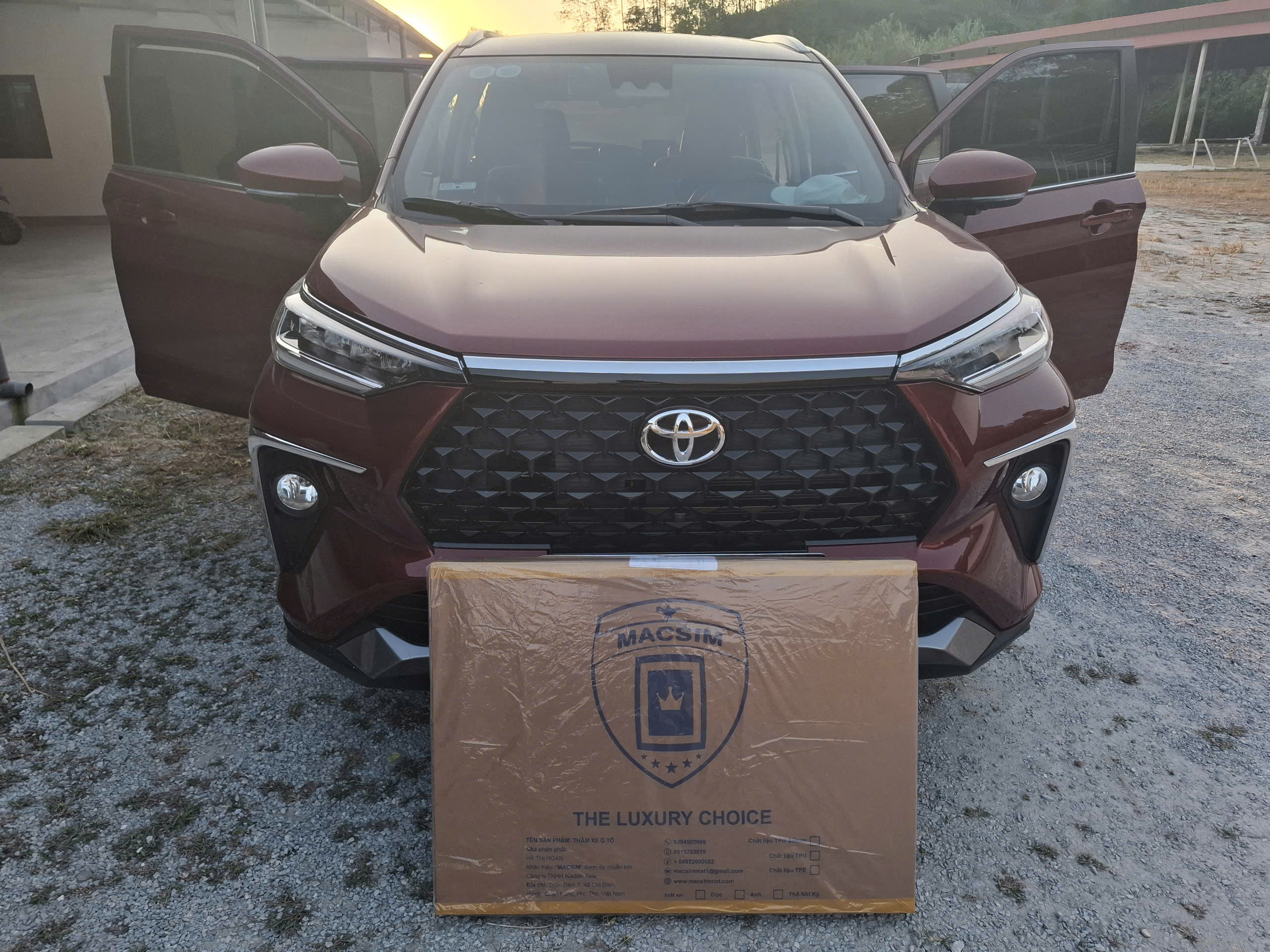 Thảm lót sàn xe ô tô Toyota Veloz/ Avanza 2022 Nhãn hiệu Macsim chất liệu nhựa TPE cao cấp màu đen