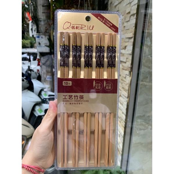 Vỉ 10 đôi đũa tre hoa văn cao cấp xuất Nhật.