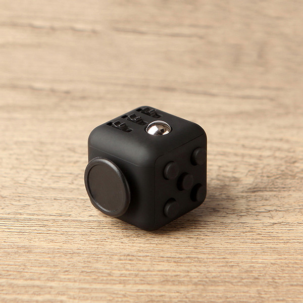 Fidget Cube khối vuông thần kì giảm stress - Màu đen