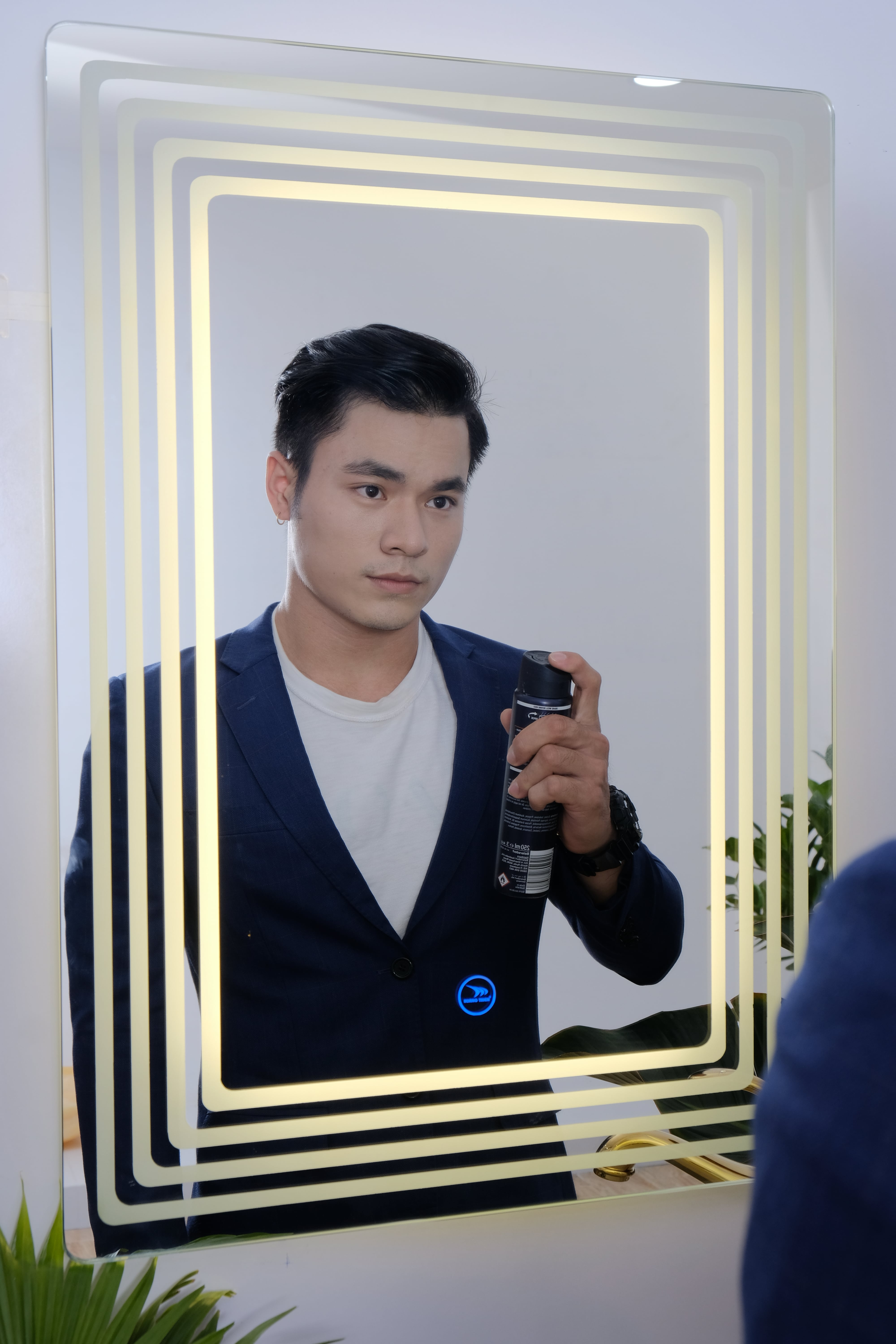 Gương đèn cảm ứng cao cấp Hoàng Thiện GD 7395-8