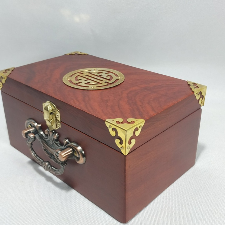 Hộp trang sức gỗ hương quai đồng mặt chữ thọ size 19cm