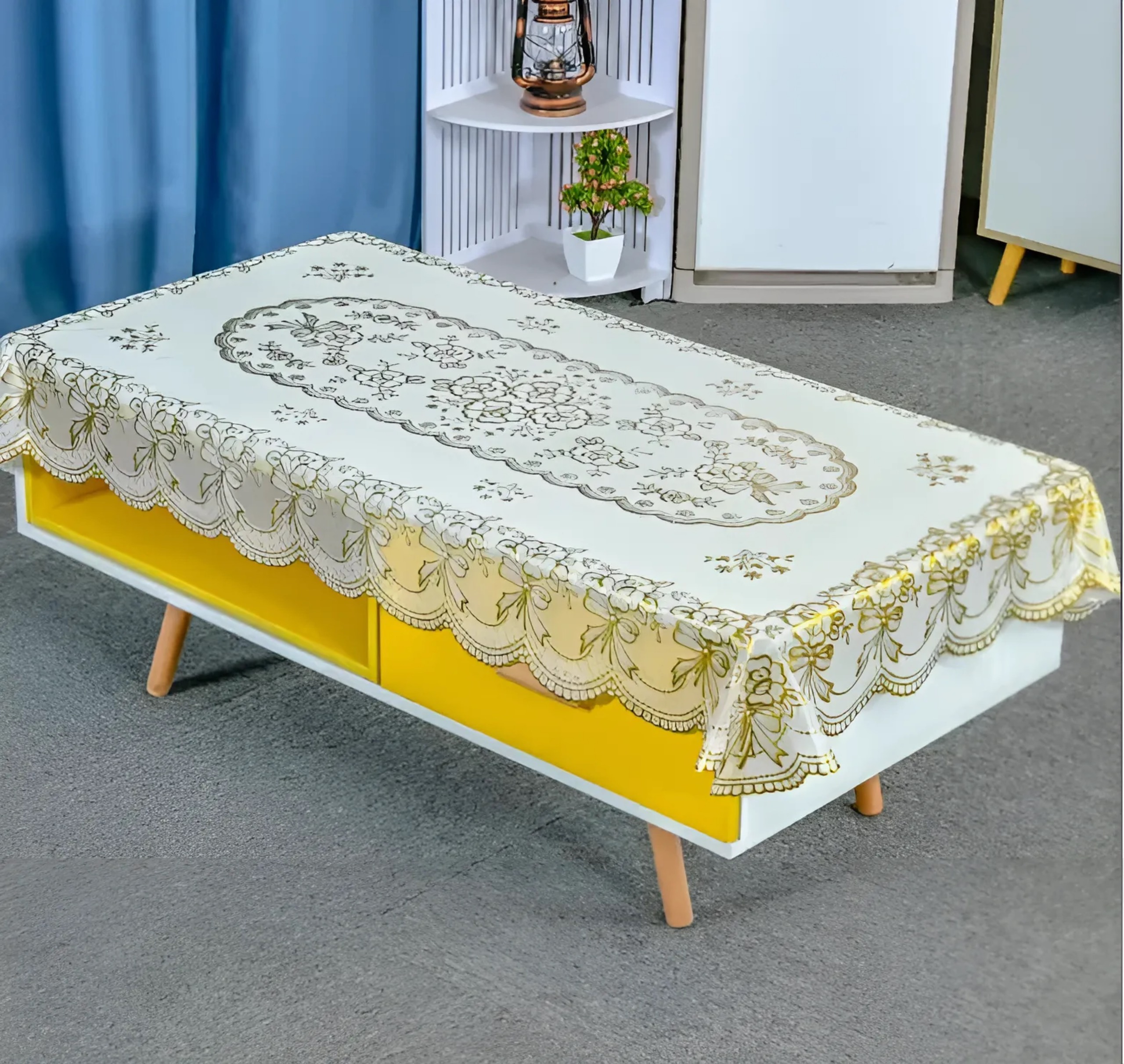 Khăn Trải Bàn PAULEE WLG 751 hoa văn phủ nhũ vàng (90 x 150 cm)