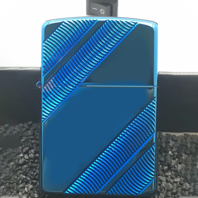 Vỏ Hột Quẹt Bật Lửa Hộp Quẹt Xăng Đá Zorro Z8775B Họa Tiết Logo Chéo Dùng Xăng Bấc Đá Cao Cấp - Nhiều Màu