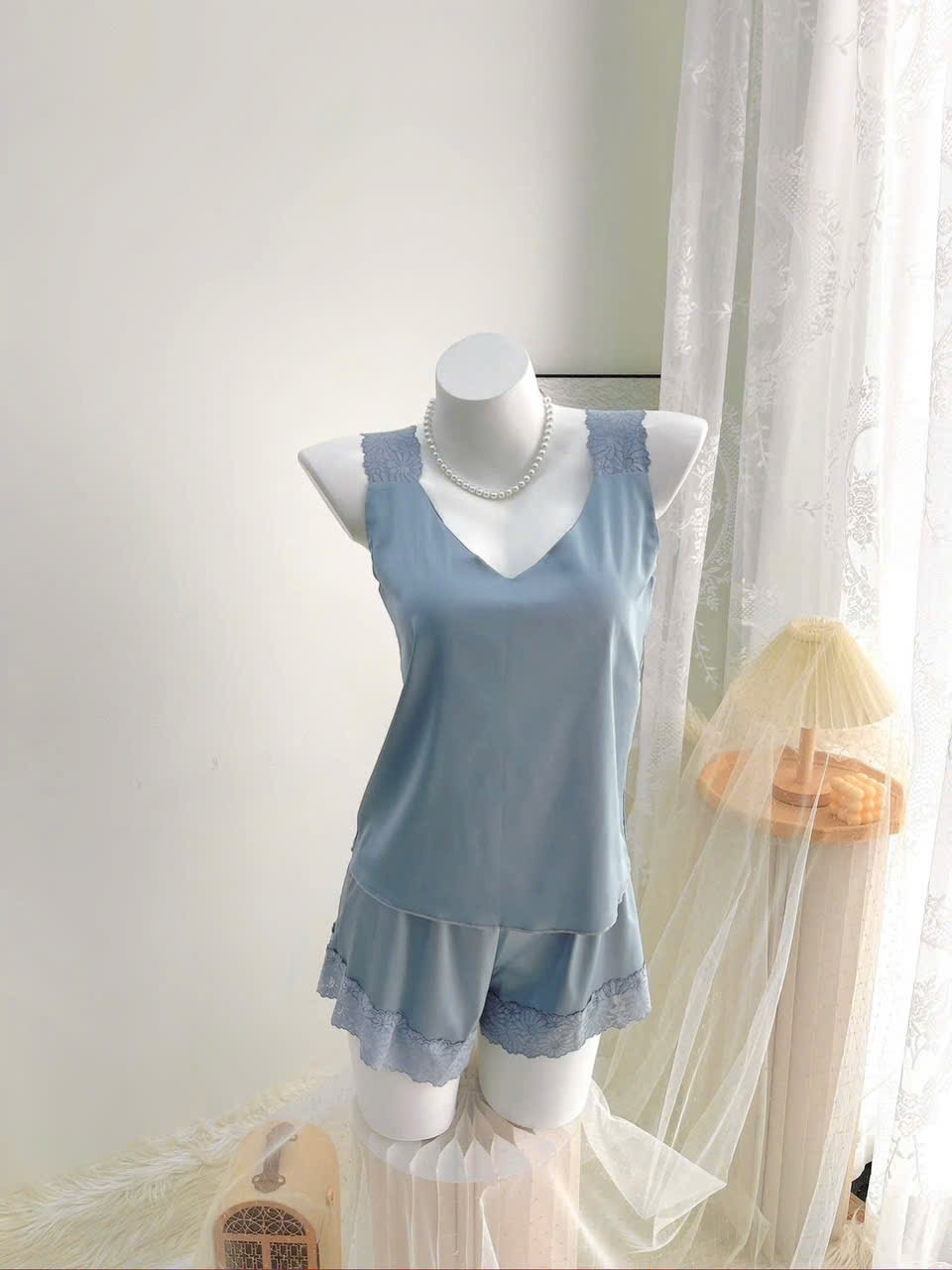 Bộ Đồ Ngủ B721 Lụa Quảng Châu Cao Cấp Viền Ren Hoa Đơn Giản Xinh Xắn