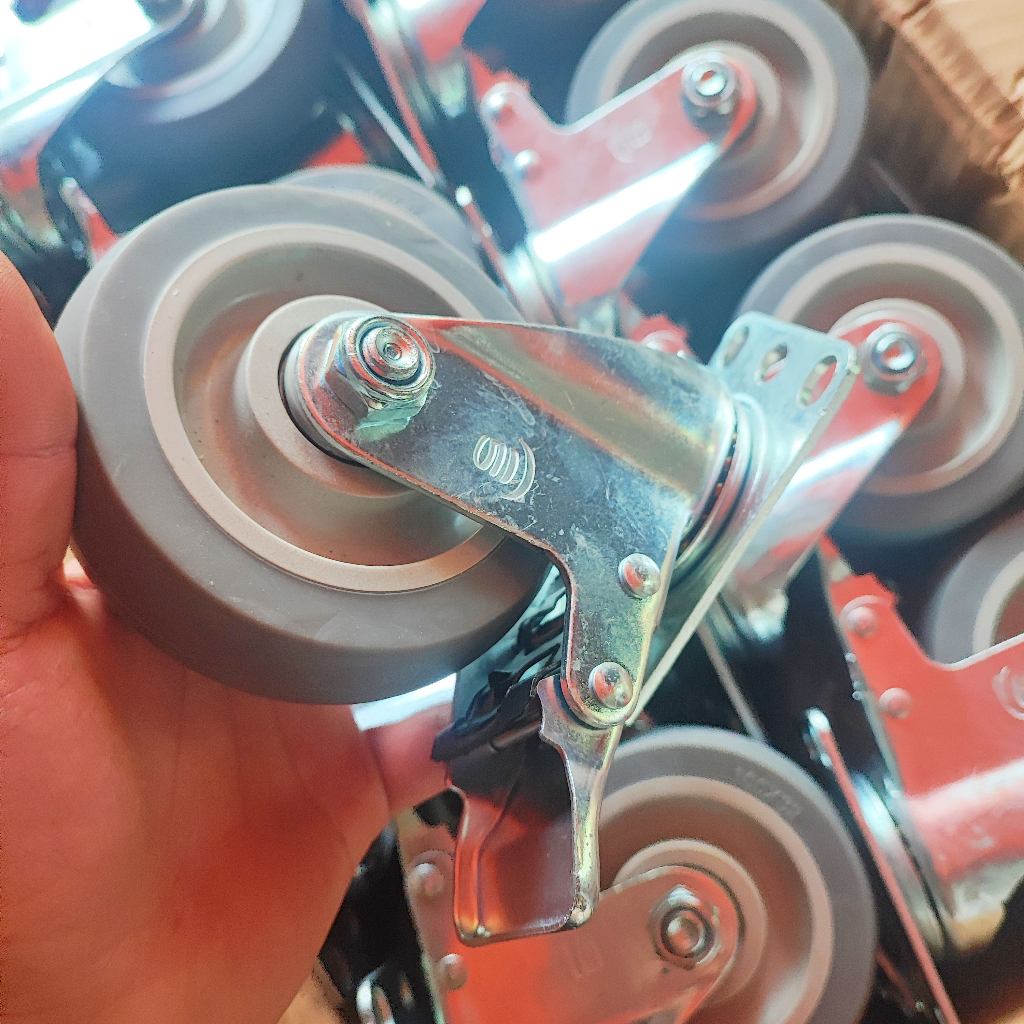 Xả kho lấy tương tác .. bánh xe đẩy hàng , bánh xe chịu lực nhựa cho tủ âm thanh sự kiện phi 10 có bi trục xoay có khóa