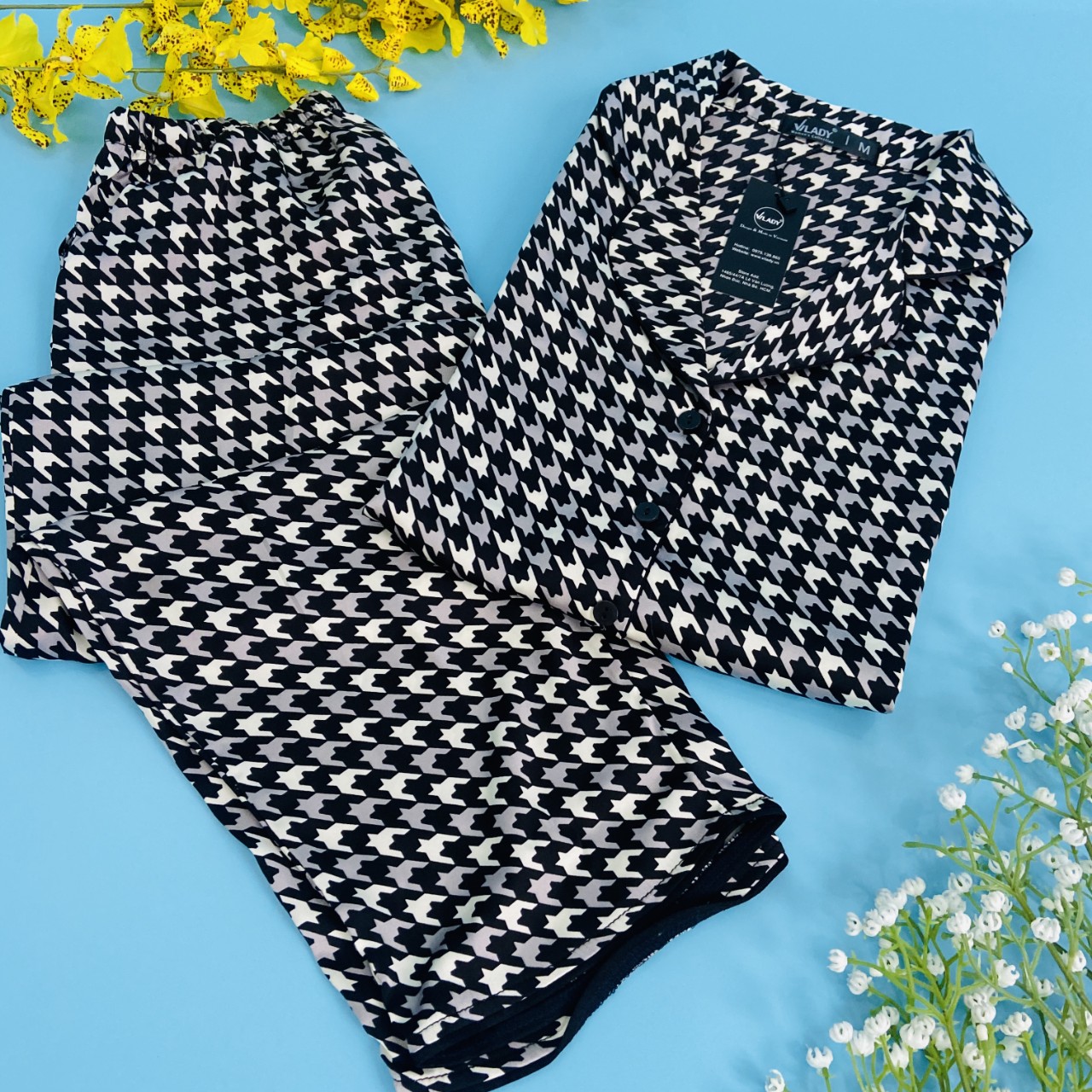 Bộ đồ Pyjama nữ, đồ mặc nhà lụa VILADY - B142 kiểu Quần dài tay cộc họa tiết Ziczac chất liệu lụa Pháp - Màu đen