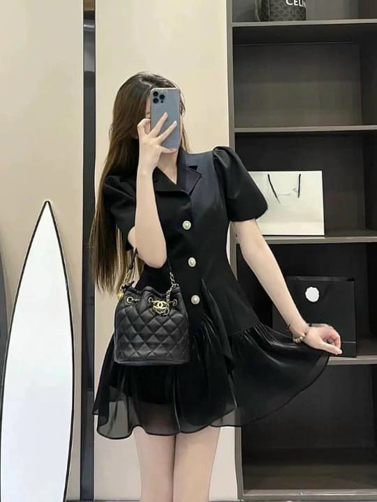 ĐẦM CỔ VEST CÀI NÚT PHỐI LAI BÈO VOAN  MÀU Y HÌNH