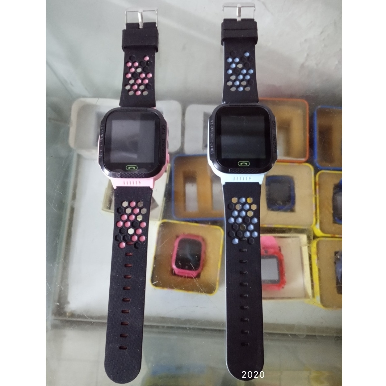 Đồng hồ thông minh định vị trẻ em LBS KKTick SmartWatch AT07s, nghe gọi 2 chiều, màn hình cảm ứng, kháng nước IP67, camera 1.3, đèn FlashLight - Hàng nhập khẩu