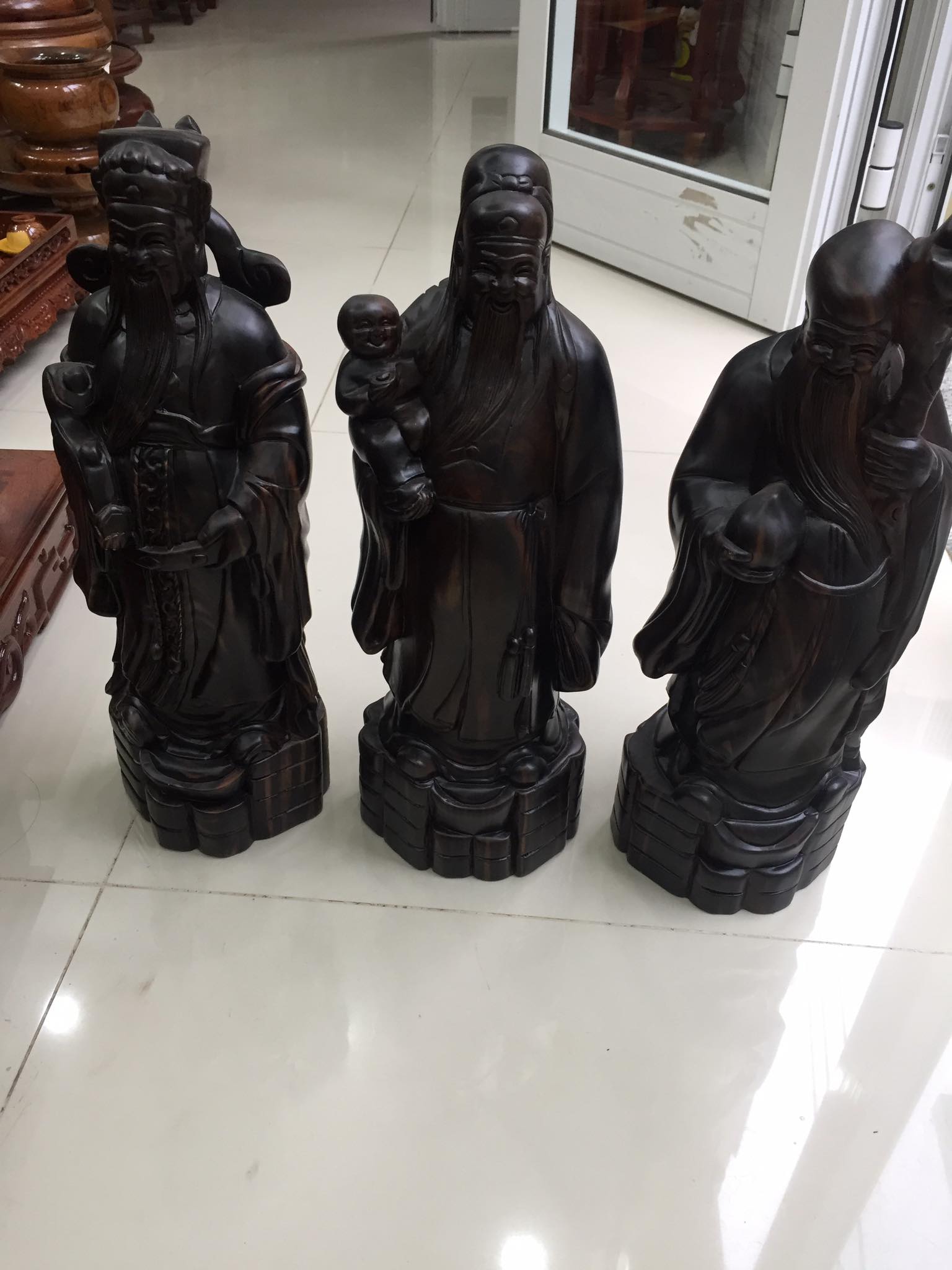 Bộ ba phước lộc thọ rời, gỗ mun, cao 40cm.Theo phong thủy bộ ba phước lộc thọ đem lại tài lộc, phúc đức, trường thọ cho gia chủ
