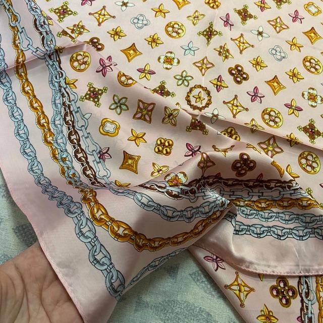 Khăn turban lụa vuông cao cấp choàng cổ size 70x70cm thanh lịch đa năng dùng làm áo yếm in hoa văn