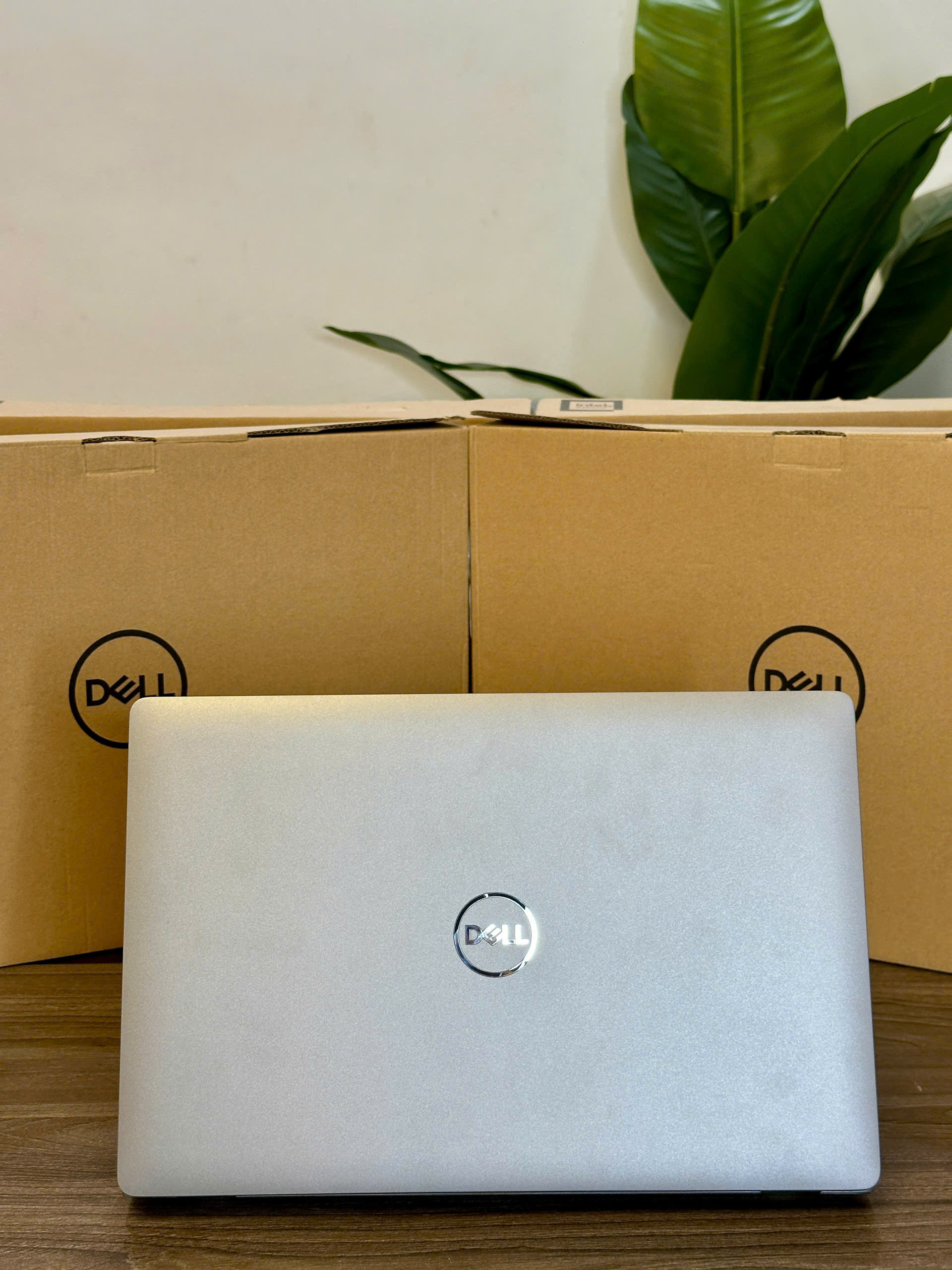Dell Latitude 5510 Core i5-10310U Ram 16GB SSD 256GB 15.6 inch FHD - Hàng Chính hãng