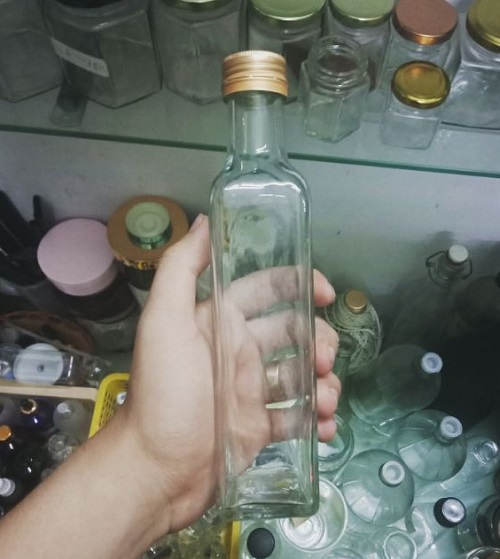 Chai Thủy Tinh Vuông 250ml Nắp Nhôm Vàng