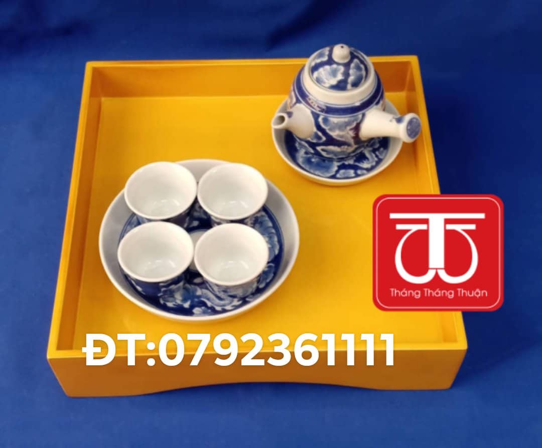 BỘ ẤM CHÉN VẼ LONG ẨN KHAY GỖ SƠN MÀI 30CM*30CM