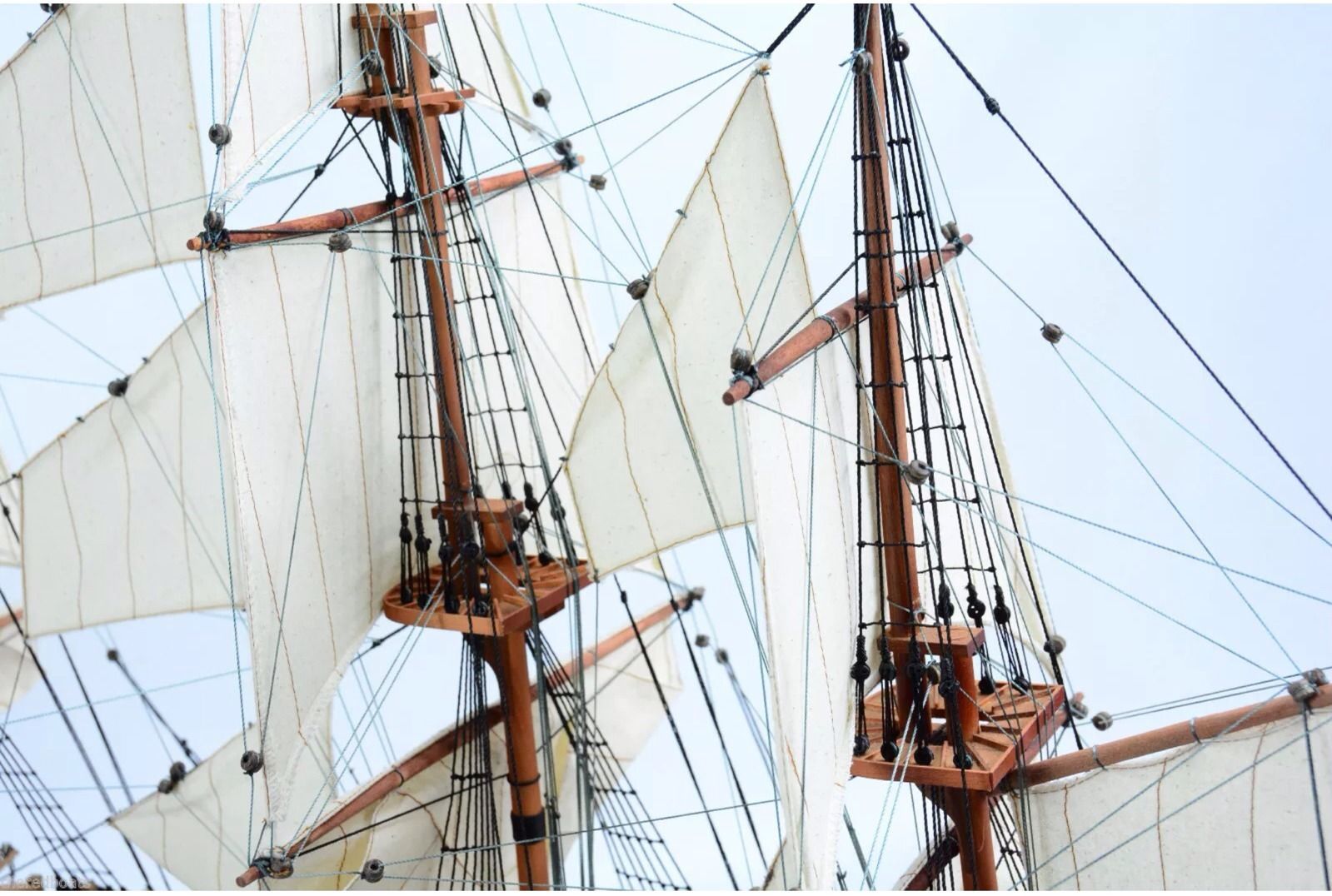 Thuyền buồm gỗ trang trí HMS Endeavour dài 90cm