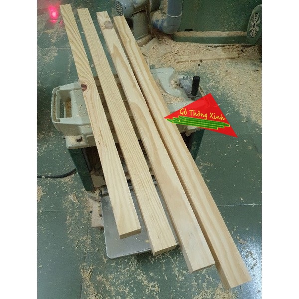 Bó 4 thanh gỗ thông vuông 3x4cm dài 1m2 đã được bào láng đẹp 4 mặt thích hợp làm khung sườn, mô hình, trang trí