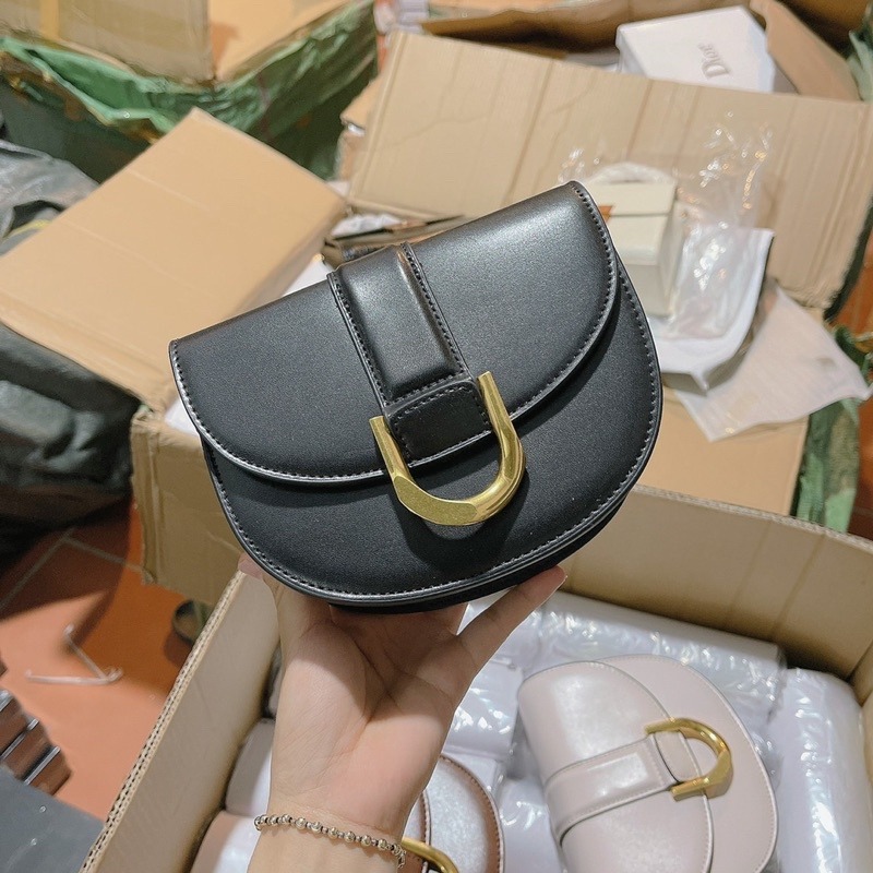 Túi xách nữ túi đeo chéo ZUCI A43 size 19cm khoá chữ C yên ngựa da trơn đẹp phong cách Hàn Quốc
