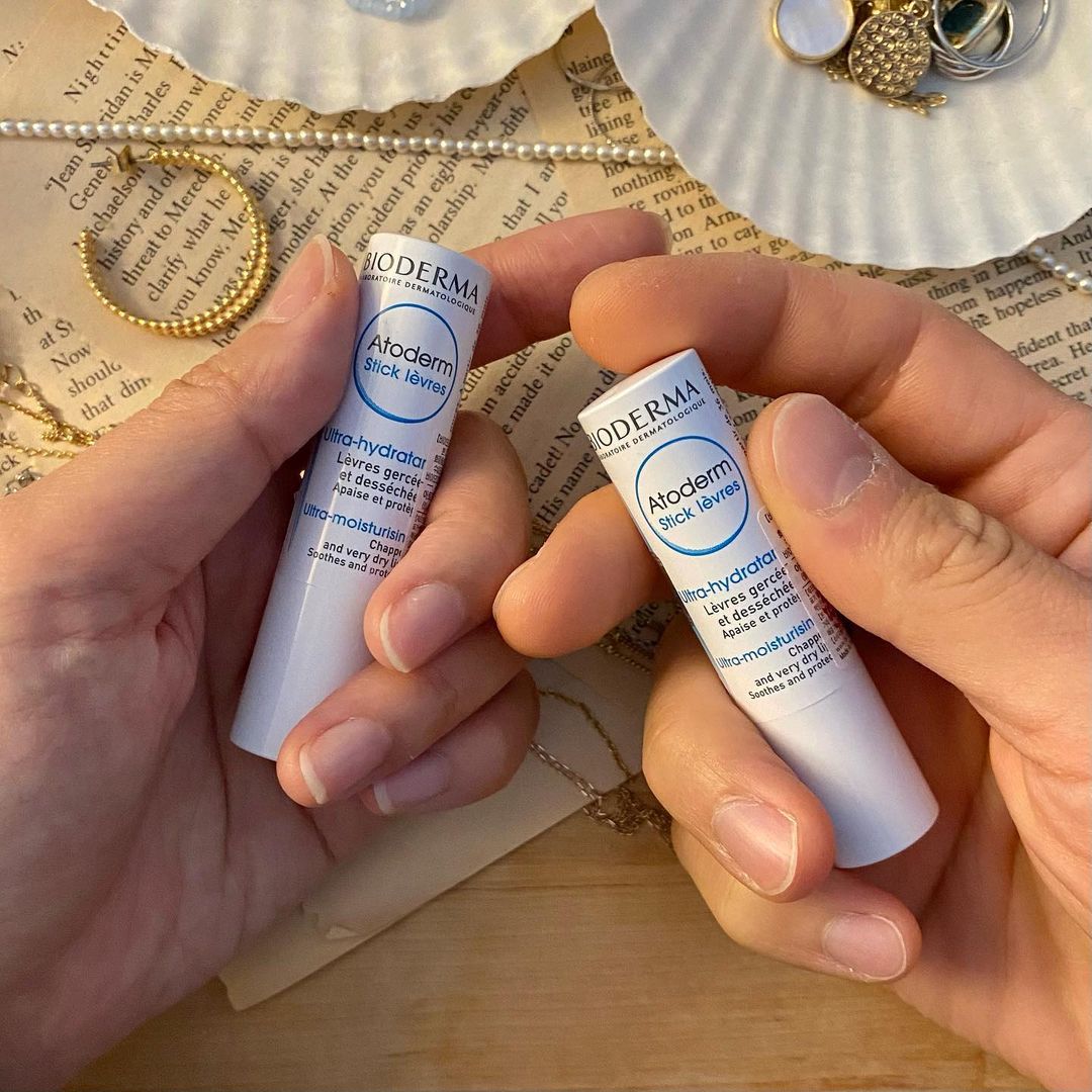 Son dưỡng môi khô nứt nẻ và tổn thương Bioderma Atoderm Stick Levres - 4g
